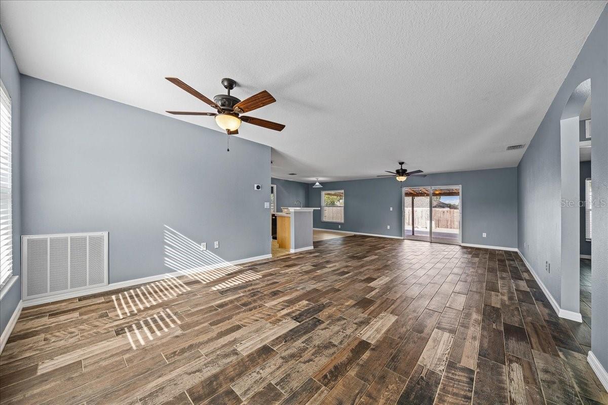 SILVER SPGS SHORES UN 24 - Residential