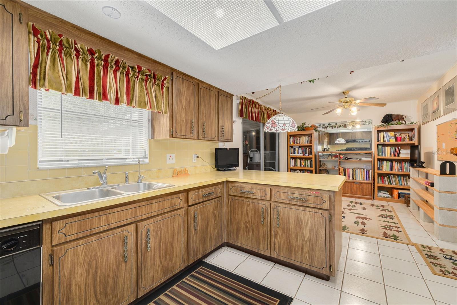 ROTHMOOR ESTATES CONDO - Residential