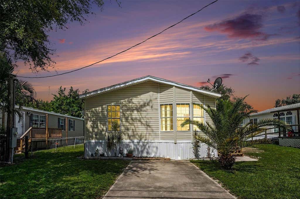 Photo of 4928 Elizabeth Avenue, Sarasota, FL 34233 (MLS # A4701438)