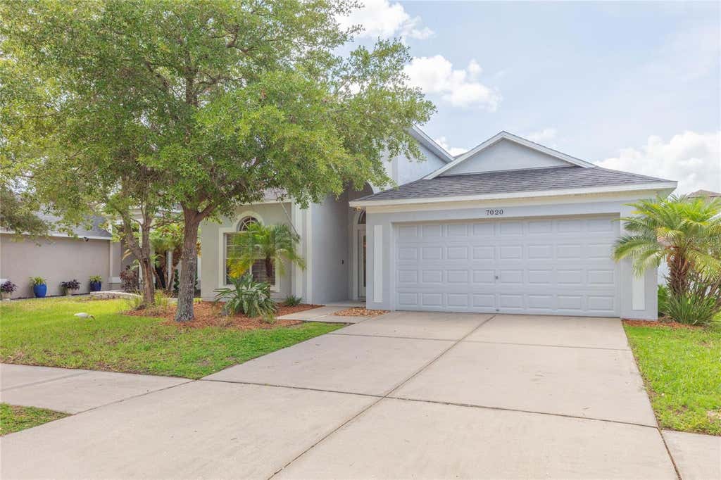 Photo of 7020 Blue Beech Drive, Riverview, FL 33578 (MLS # TB8519842)
