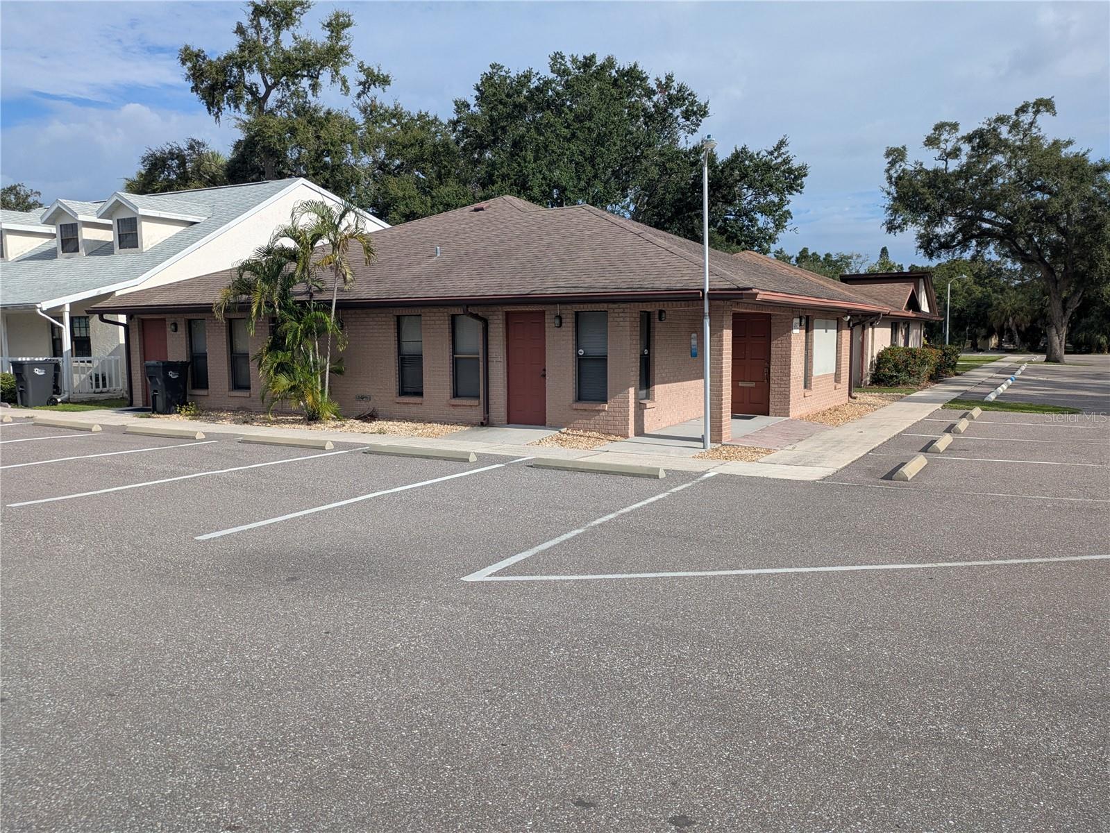 PARKWOOD PROFESSIONAL CENTER - Commercial Lease