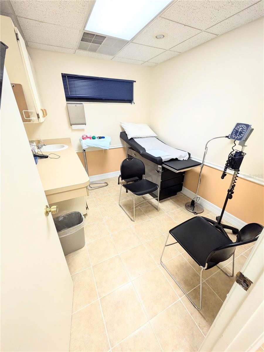 PARKWOOD PROFESSIONAL CENTER - Commercial Lease
