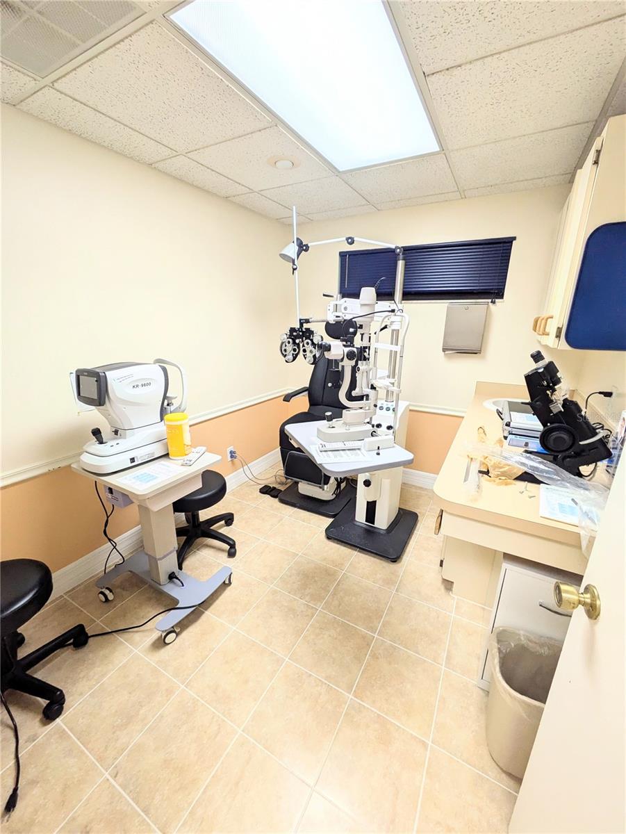 PARKWOOD PROFESSIONAL CENTER - Commercial Lease