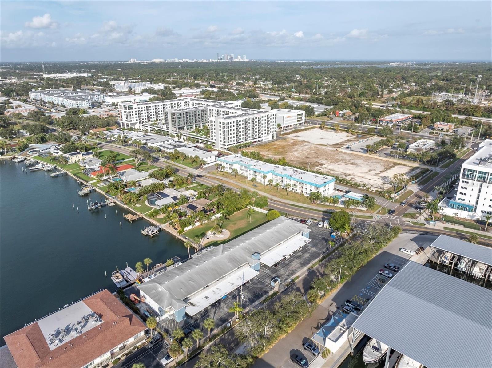 MARINA HARBOUR CONDO - Residential