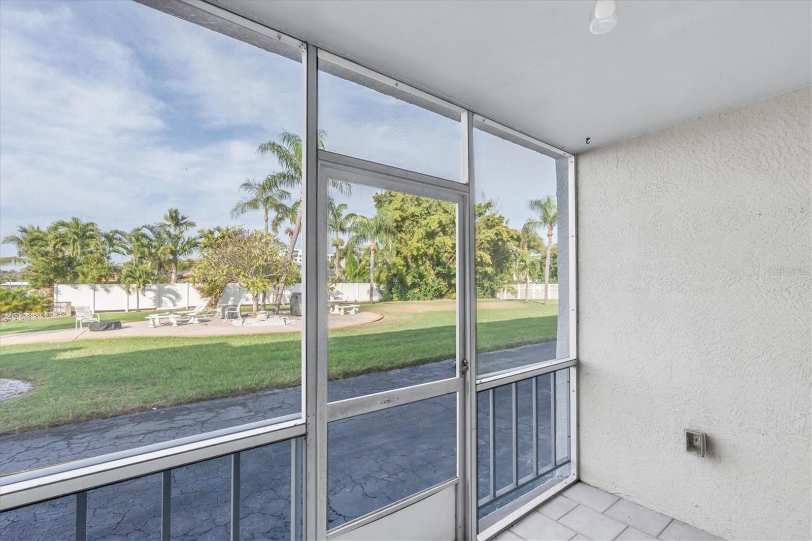 MARINA HARBOUR CONDO - Residential