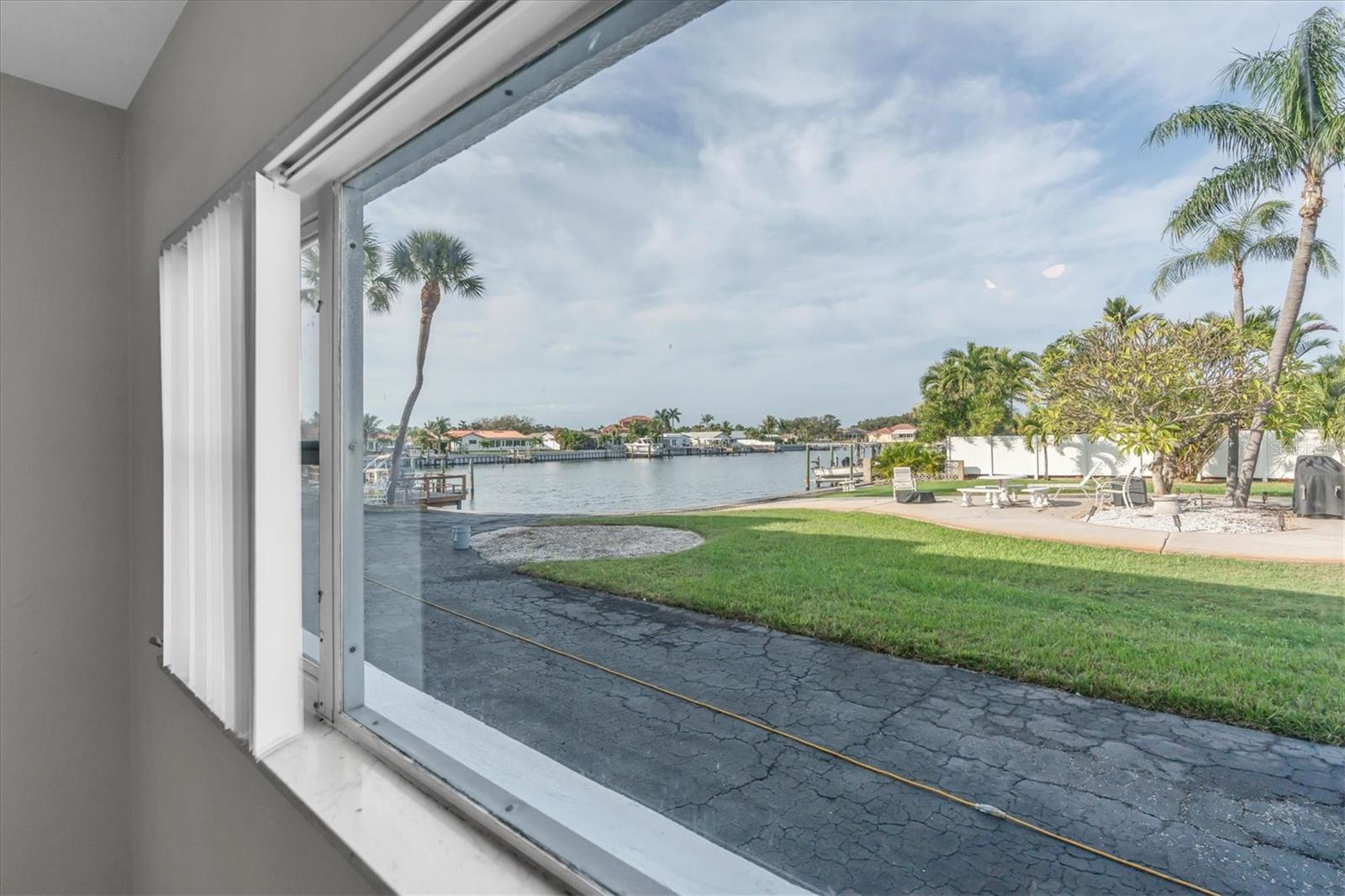 MARINA HARBOUR CONDO - Residential