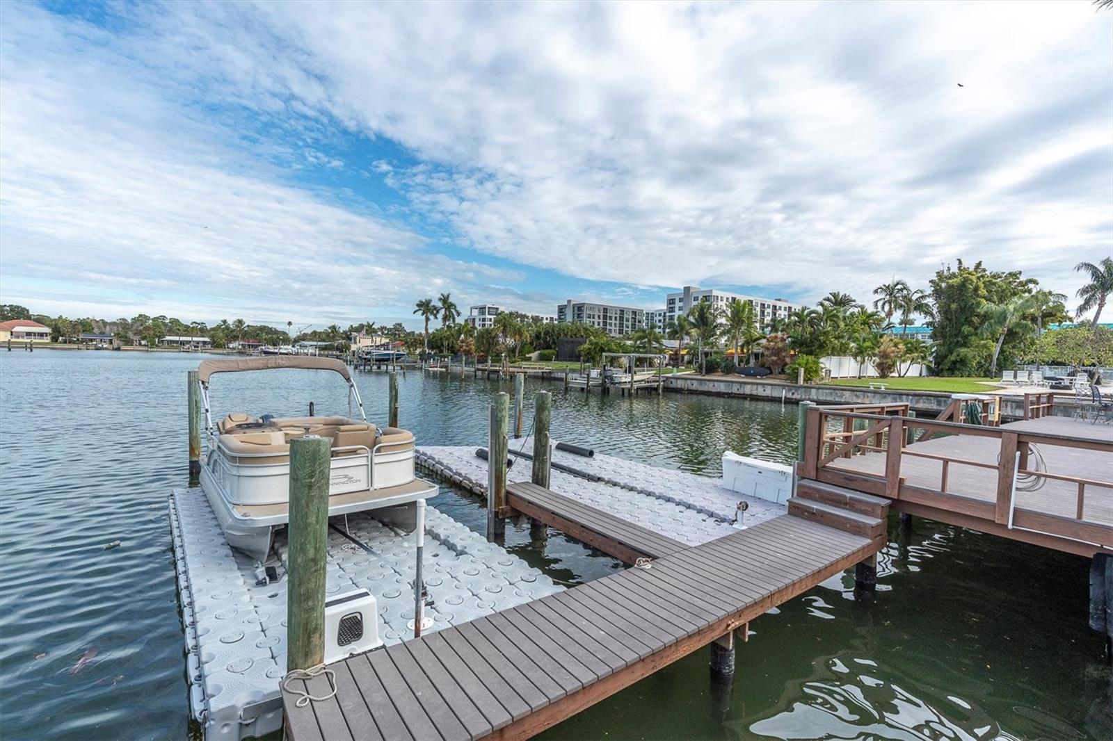 MARINA HARBOUR CONDO - Residential