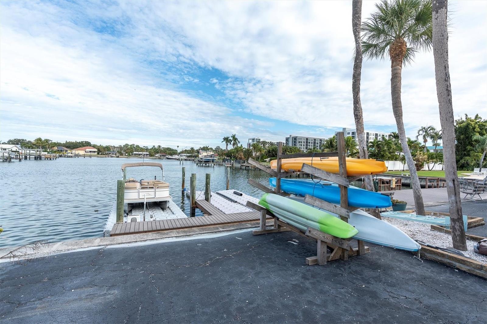 MARINA HARBOUR CONDO - Residential