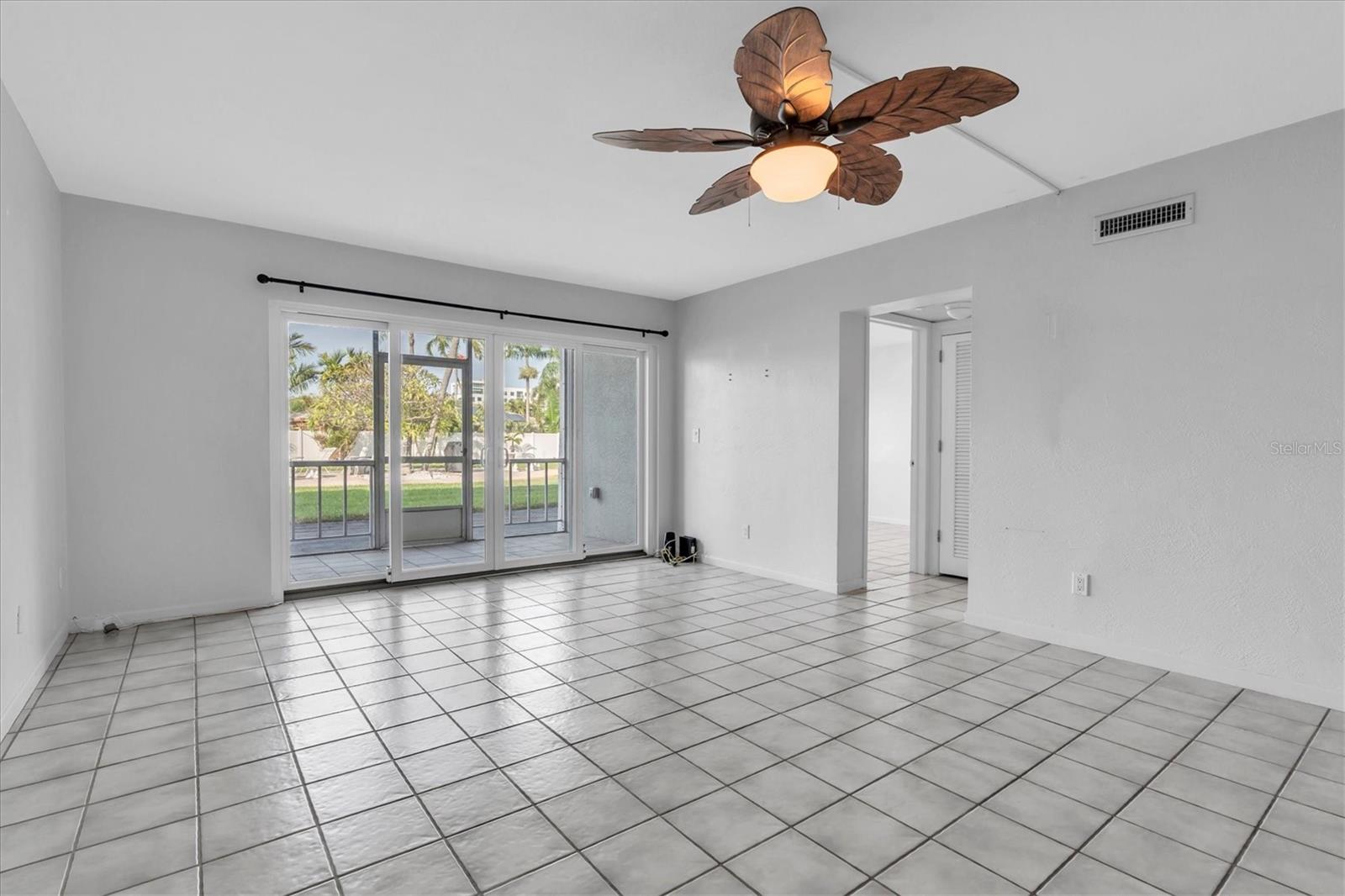 MARINA HARBOUR CONDO - Residential