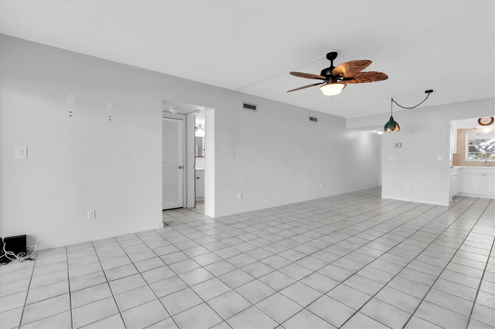 MARINA HARBOUR CONDO - Residential