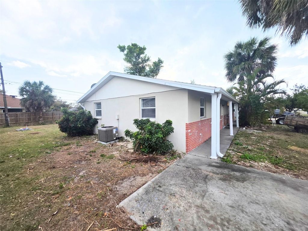 Photo of 546 Briarwood Road, Venice, FL 34293 (MLS # A4684908)