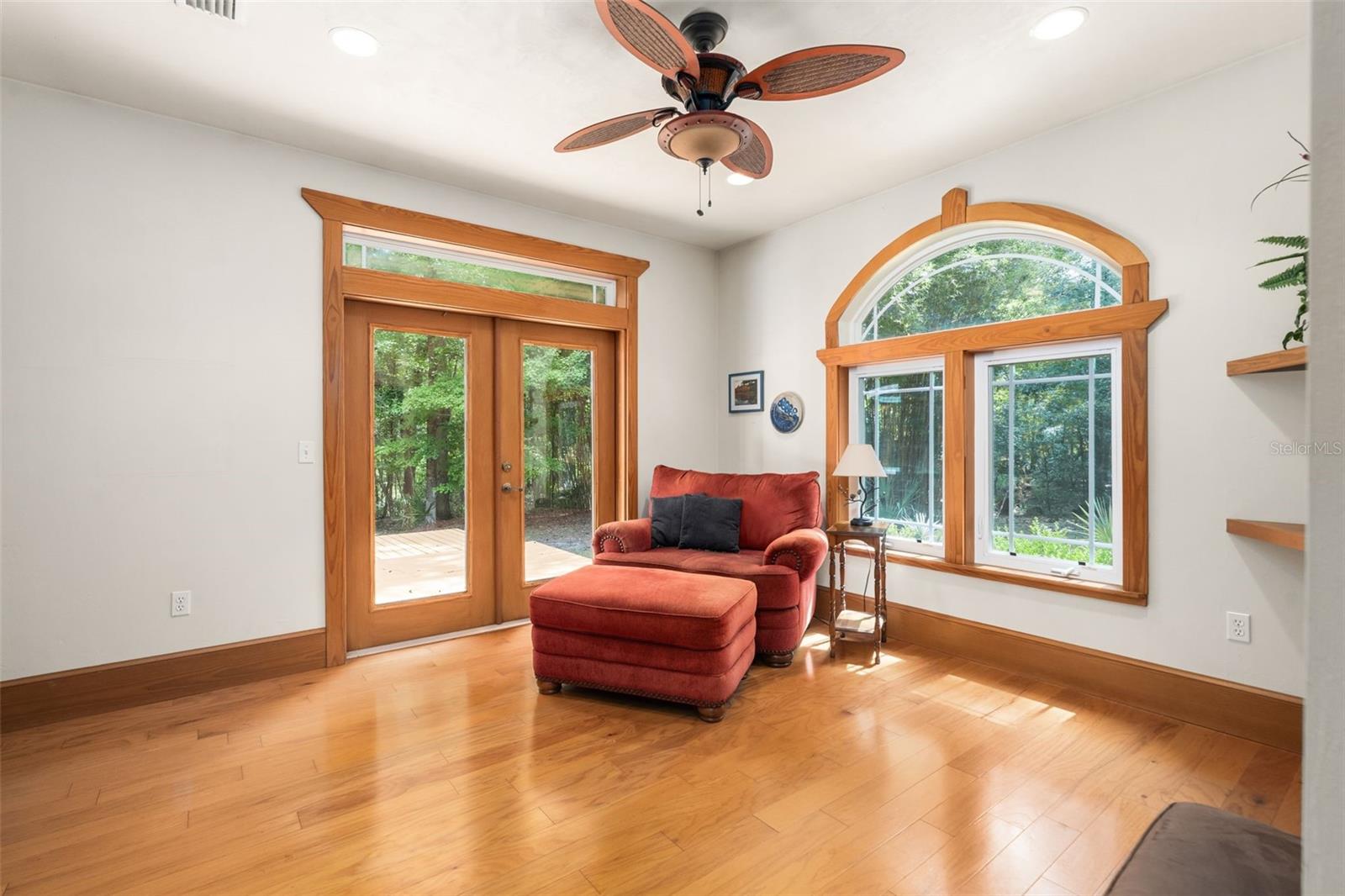 CHANTILLY ACRES E1/2 AT NW 1/4 - Residential