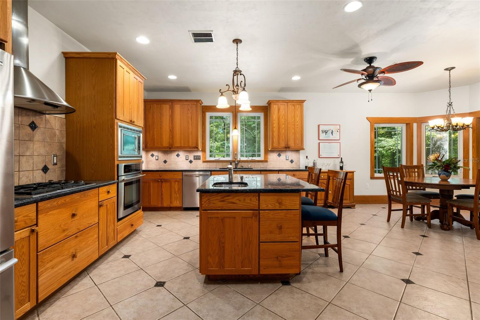 CHANTILLY ACRES E1/2 AT NW 1/4 - Residential