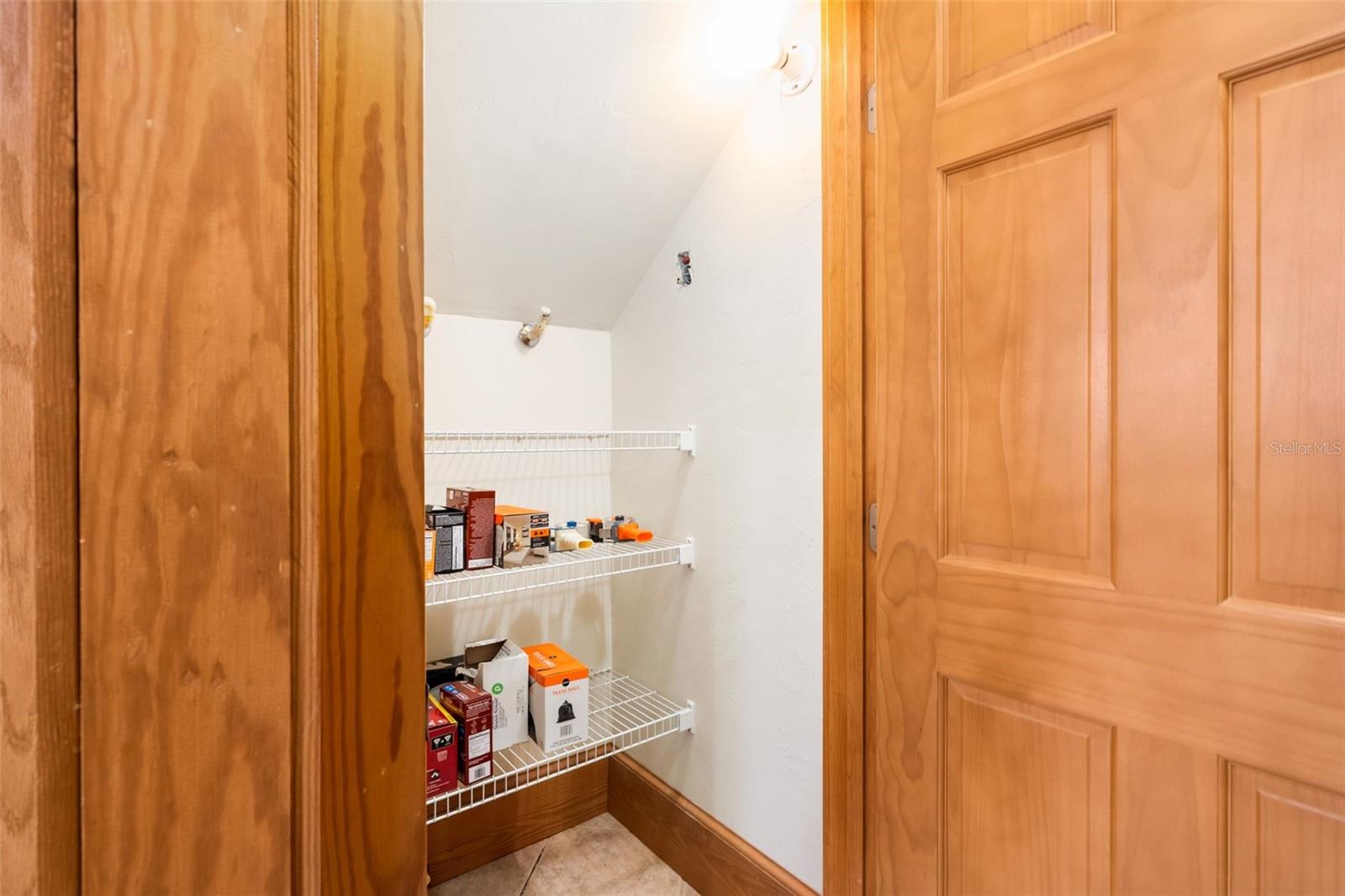 CHANTILLY ACRES E1/2 AT NW 1/4 - Residential