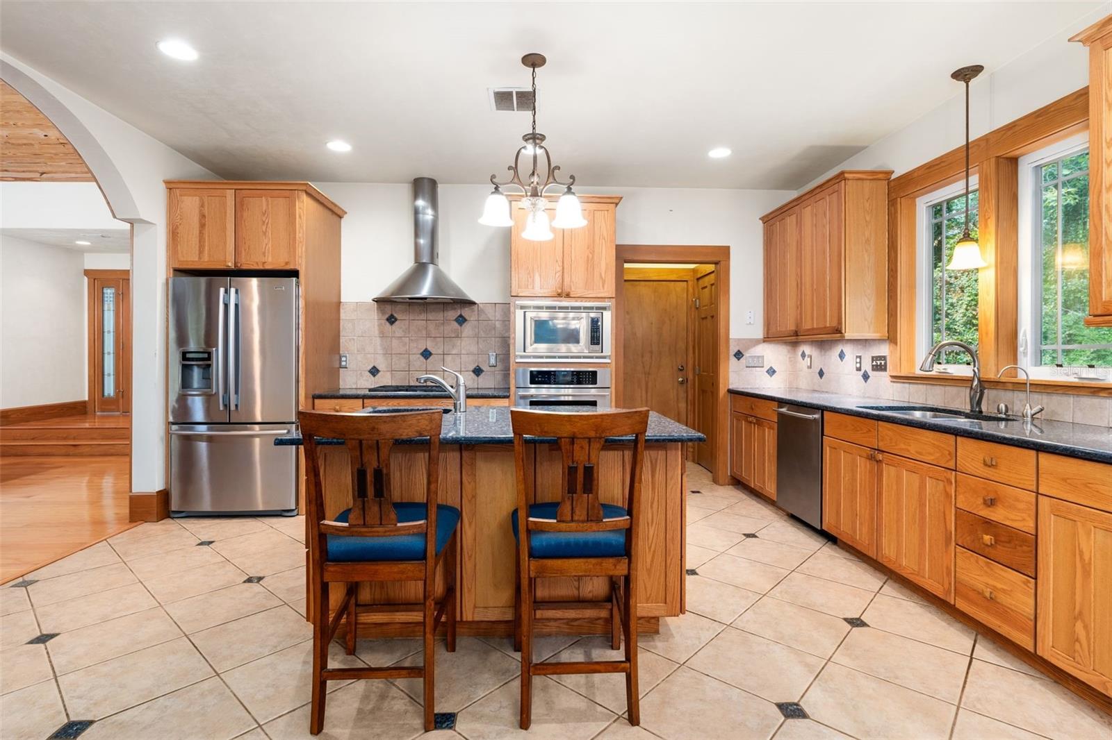 CHANTILLY ACRES E1/2 AT NW 1/4 - Residential
