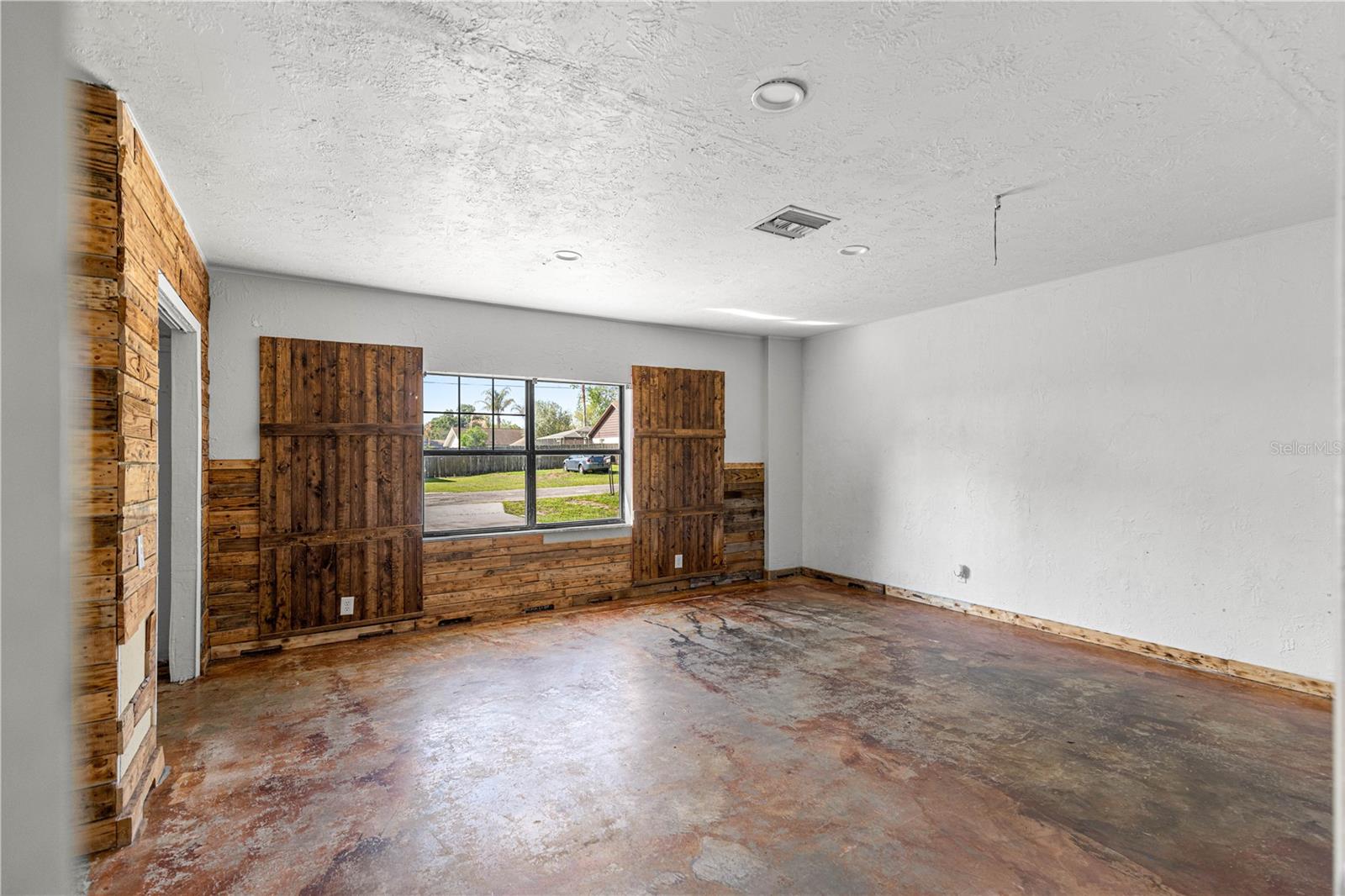 OAKHURST 01 - Residential