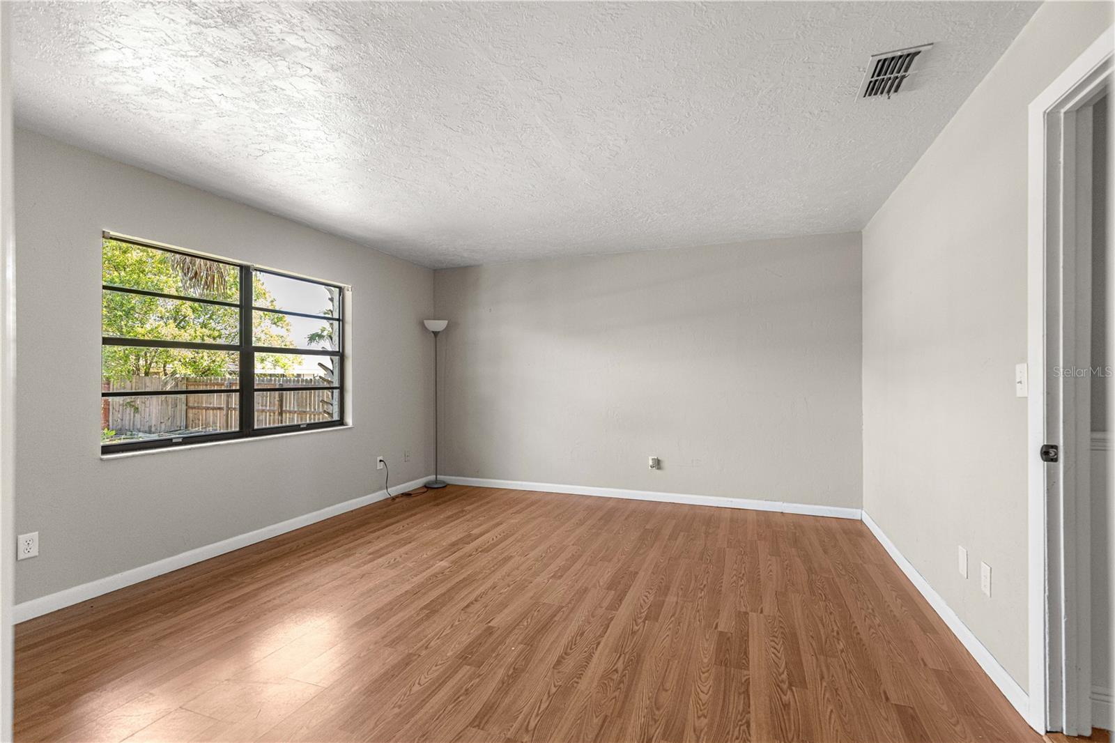 OAKHURST 01 - Residential