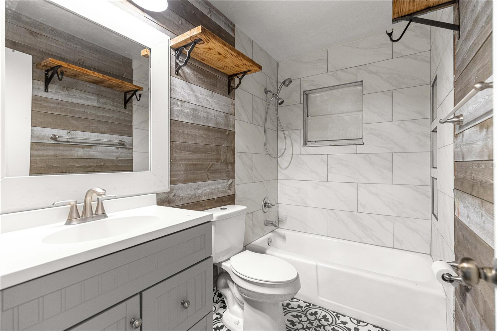 OAKHURST 01 - Residential