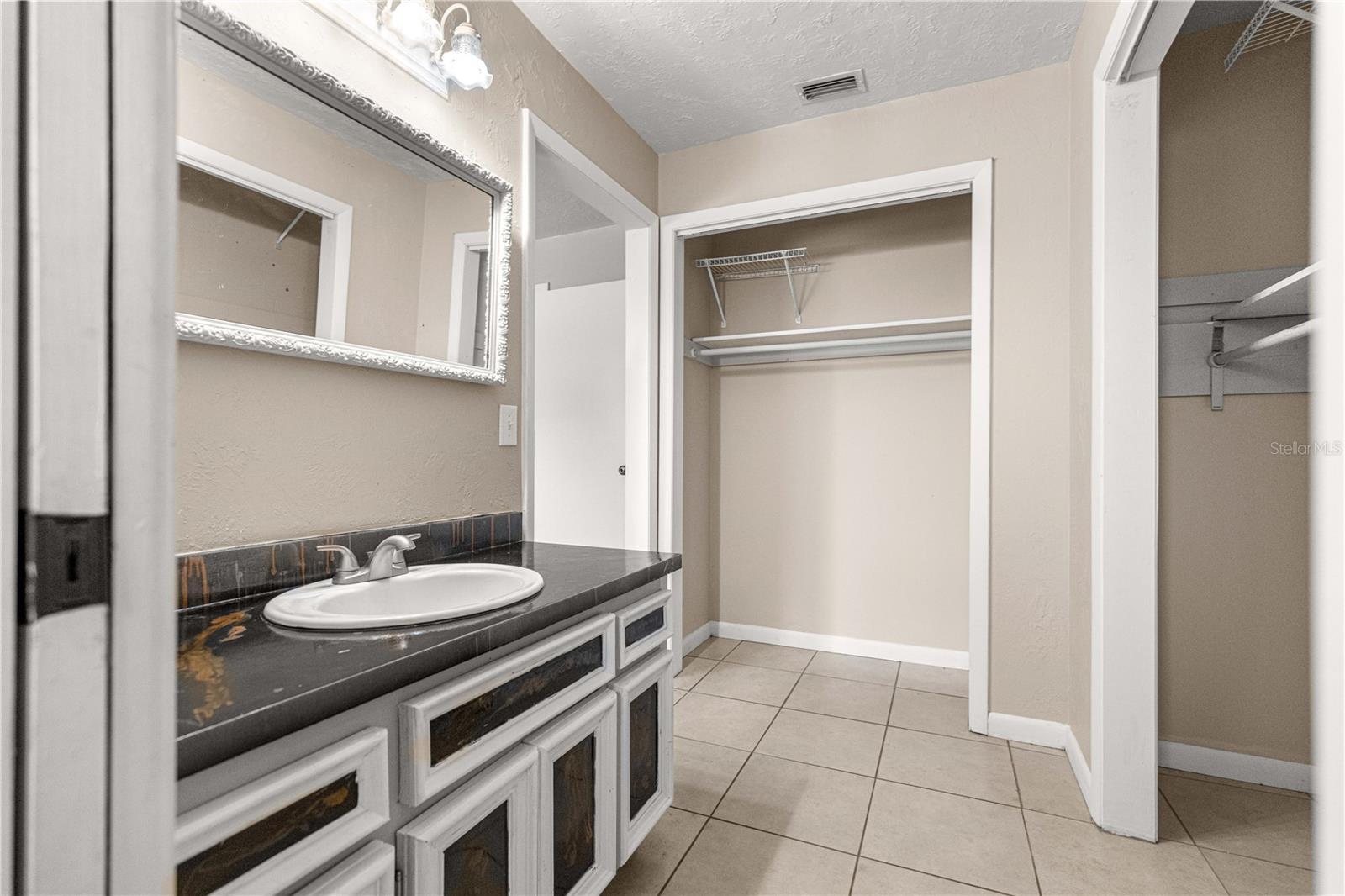 OAKHURST 01 - Residential