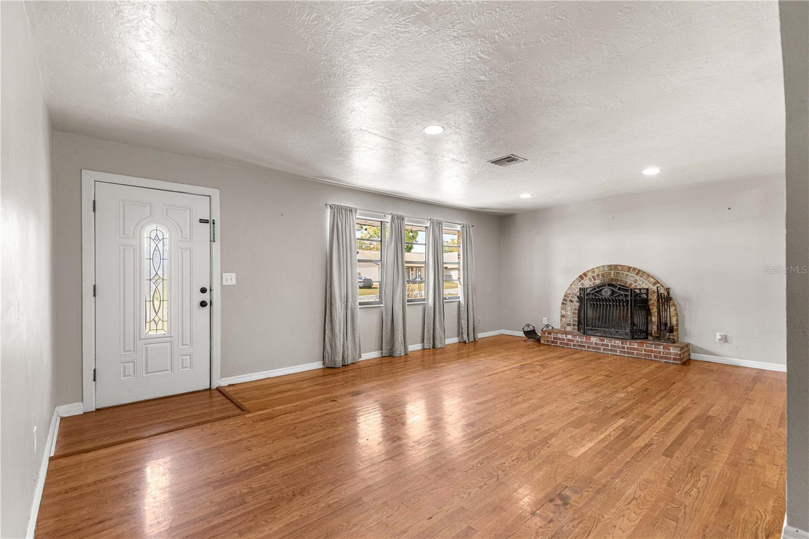 OAKHURST 01 - Residential