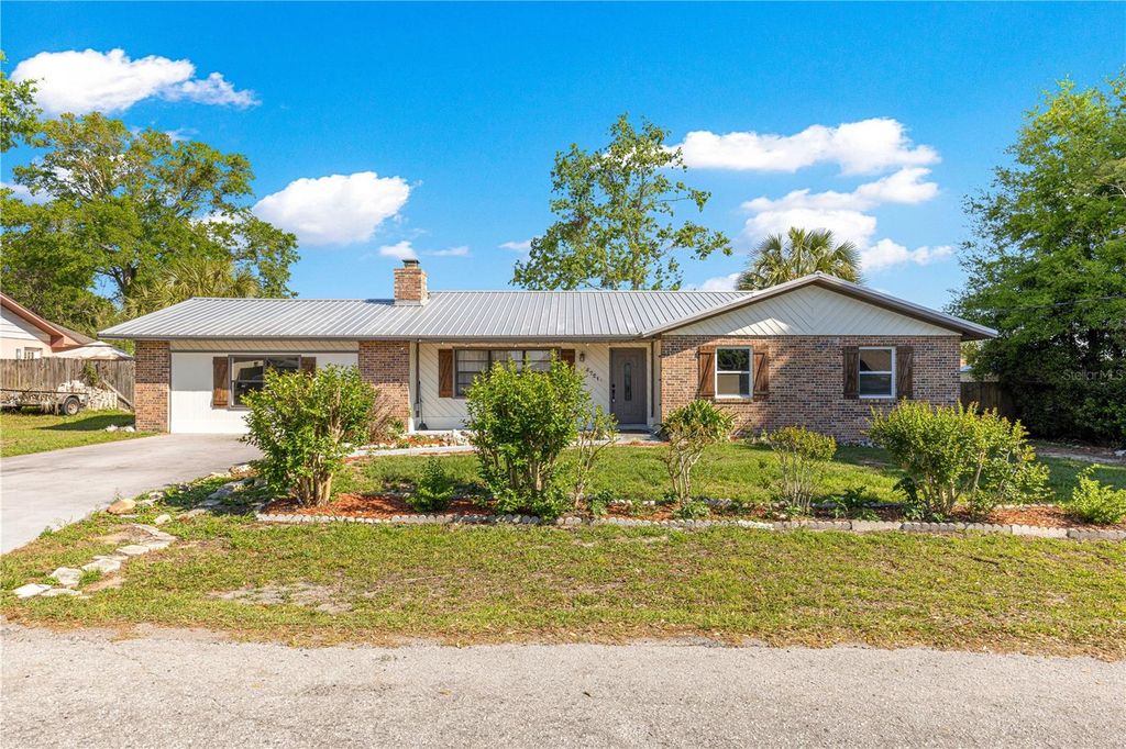 Photo of 5721 SE 21st Lane, Ocala, FL 34480 (MLS # OM721731)