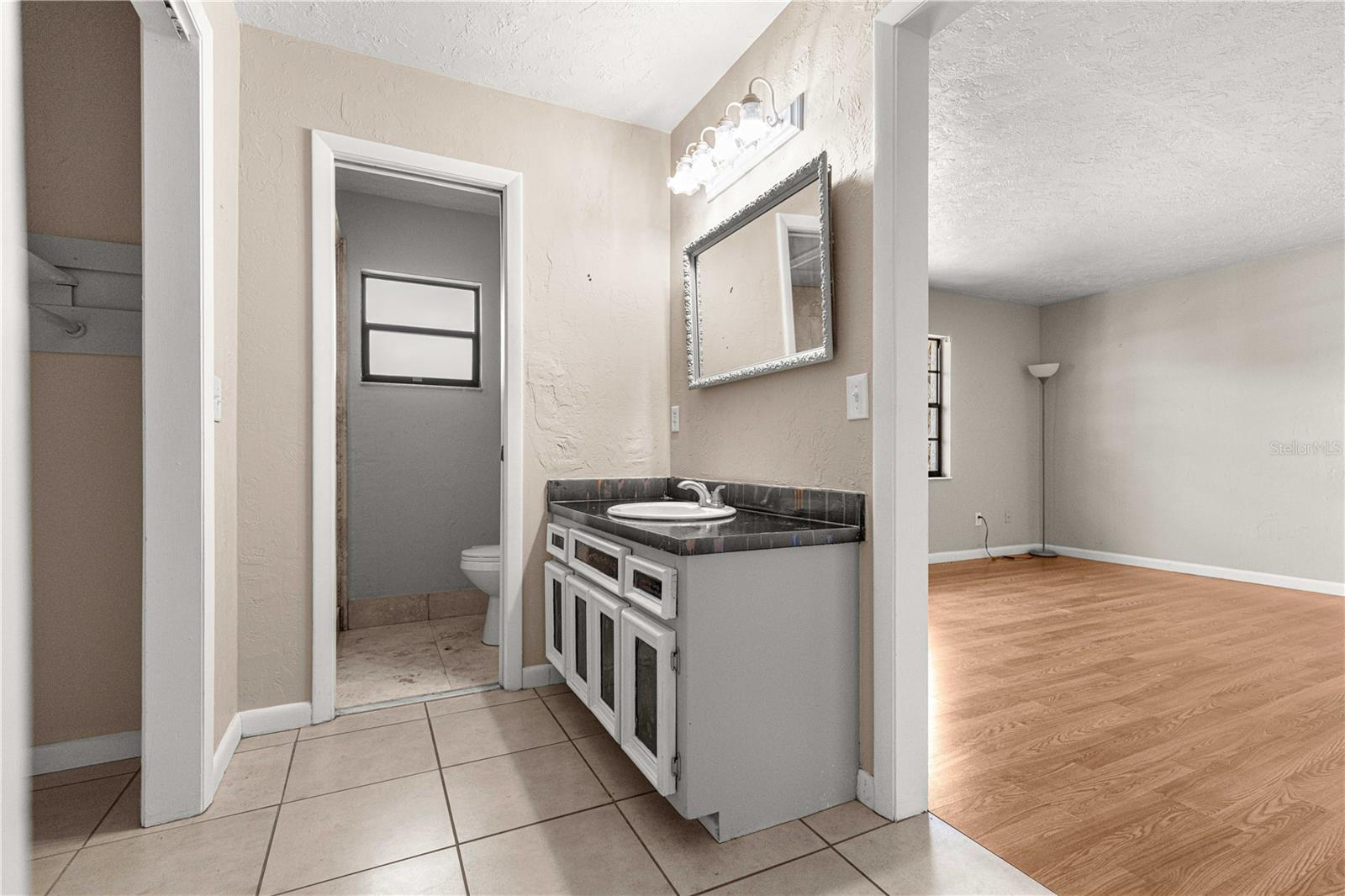 OAKHURST 01 - Residential