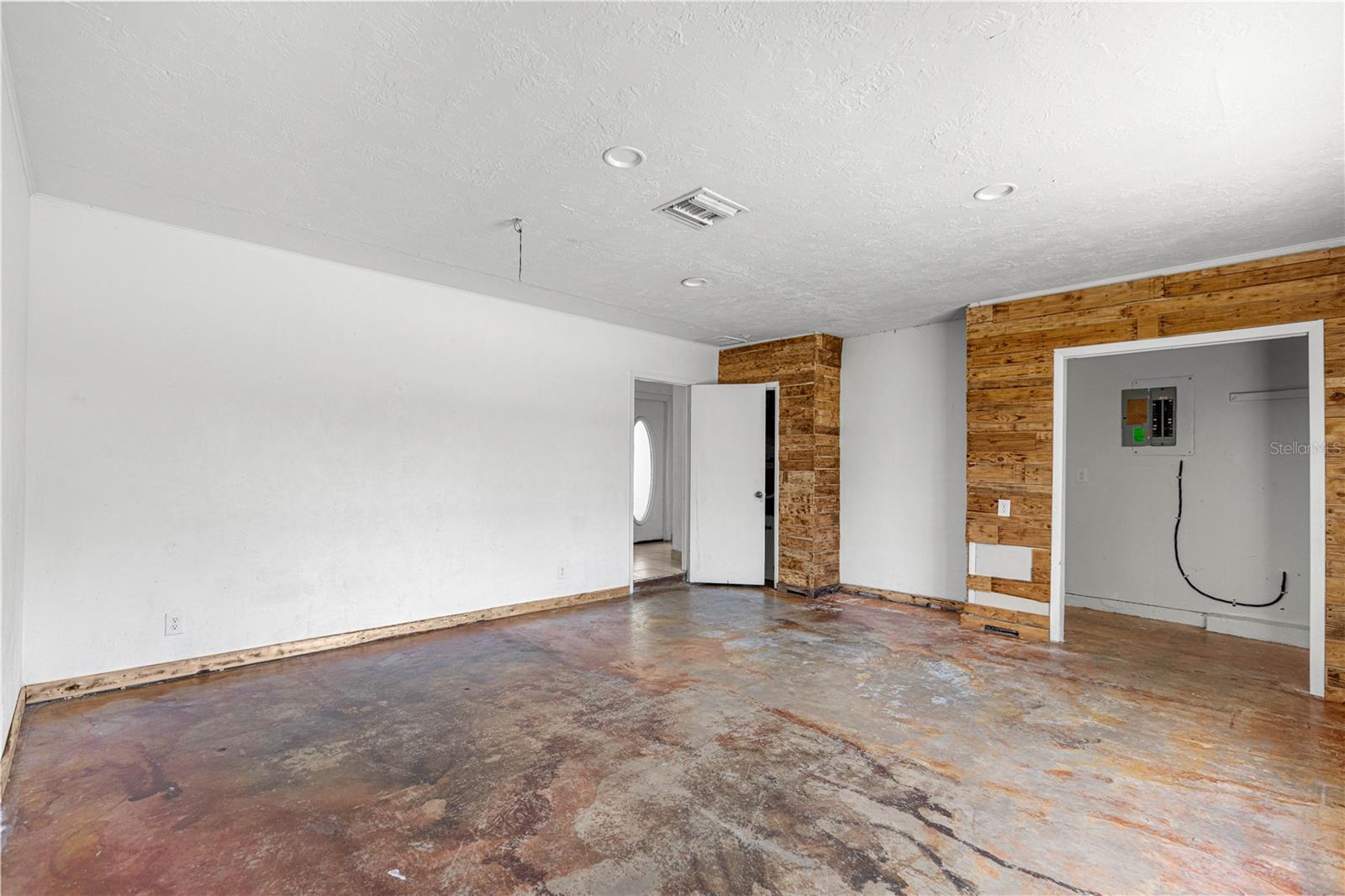 OAKHURST 01 - Residential