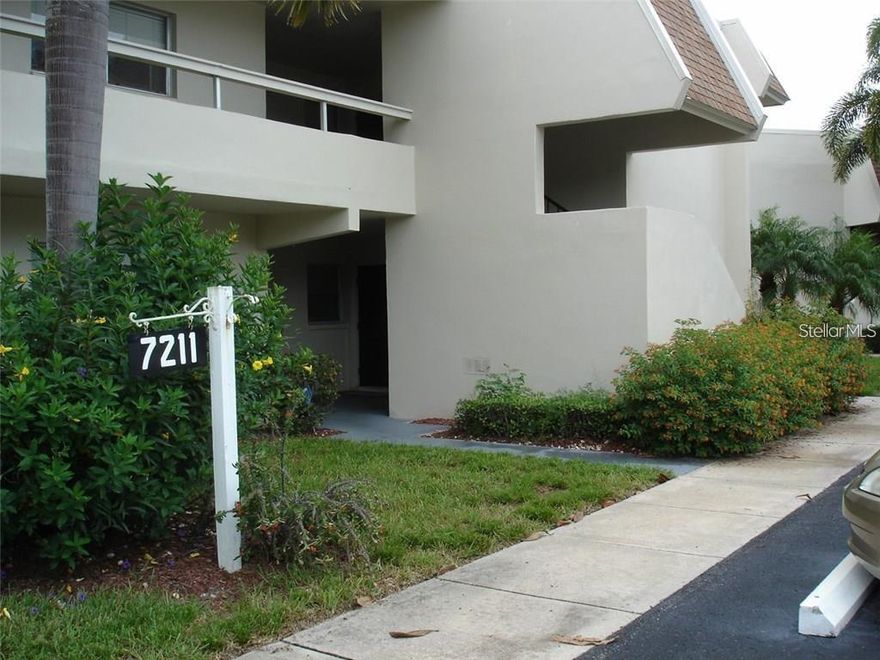 Attractive unfurnished first-floor 2-bedroom condo offering comfort and beautiful views of the lake and golf course. Enjoy a nearby community pool and a prime location close to shopping, dining, and area beaches.Tenant will have to pay $75 Broker Fee before moving in.