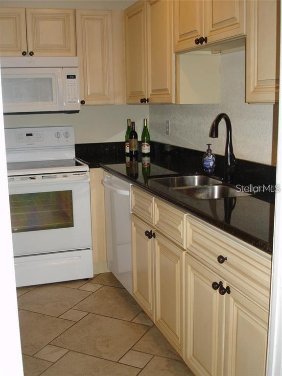 PALM-AIRE AT DESOTO LAKES CNTRY - Residential Lease