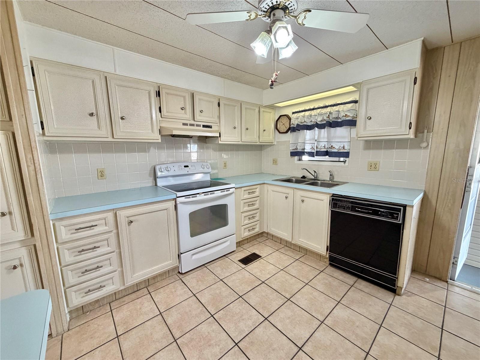 HAWTHORNE AT LEESBURG A COOP - Residential