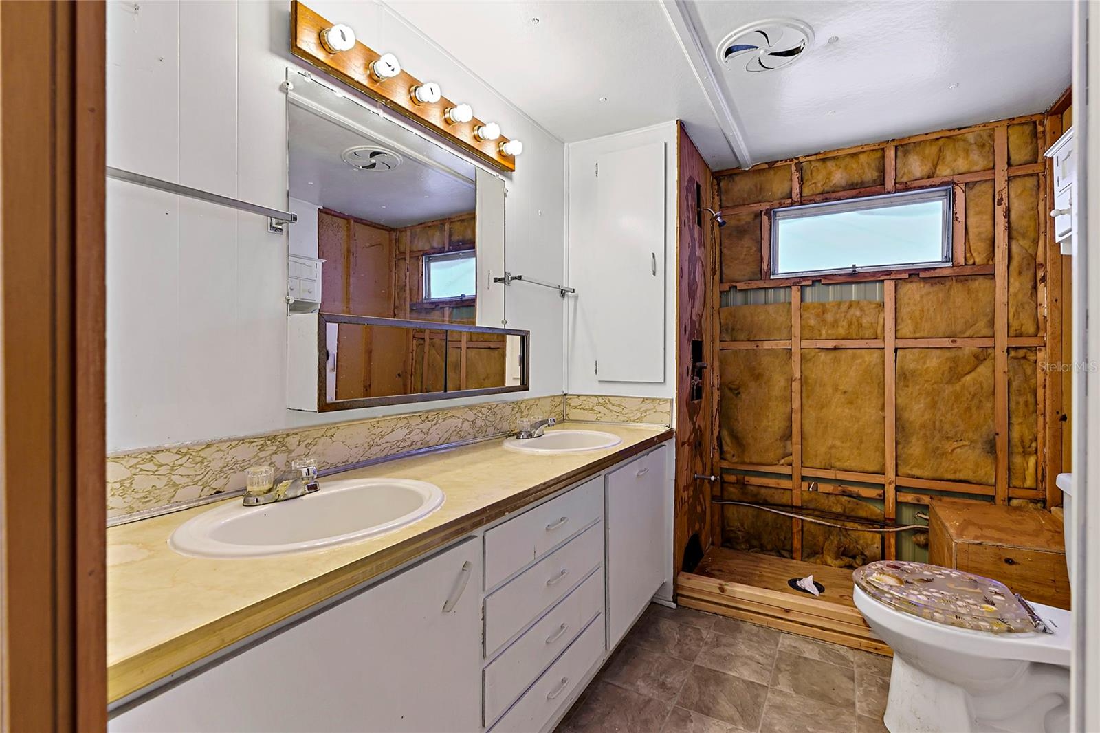 TRAILER ACRES - Residential