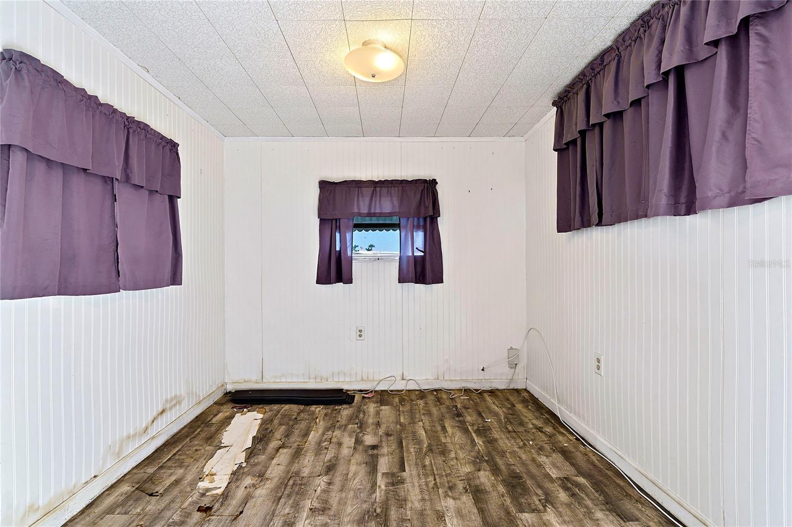 TRAILER ACRES - Residential