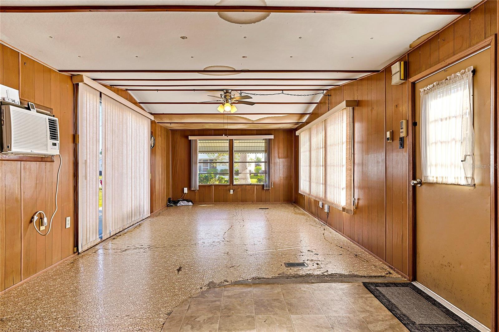 TRAILER ACRES - Residential