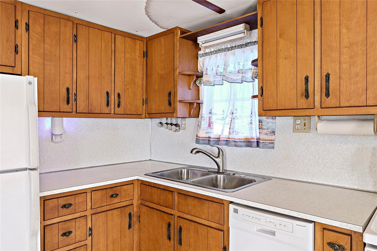 TRAILER ACRES - Residential