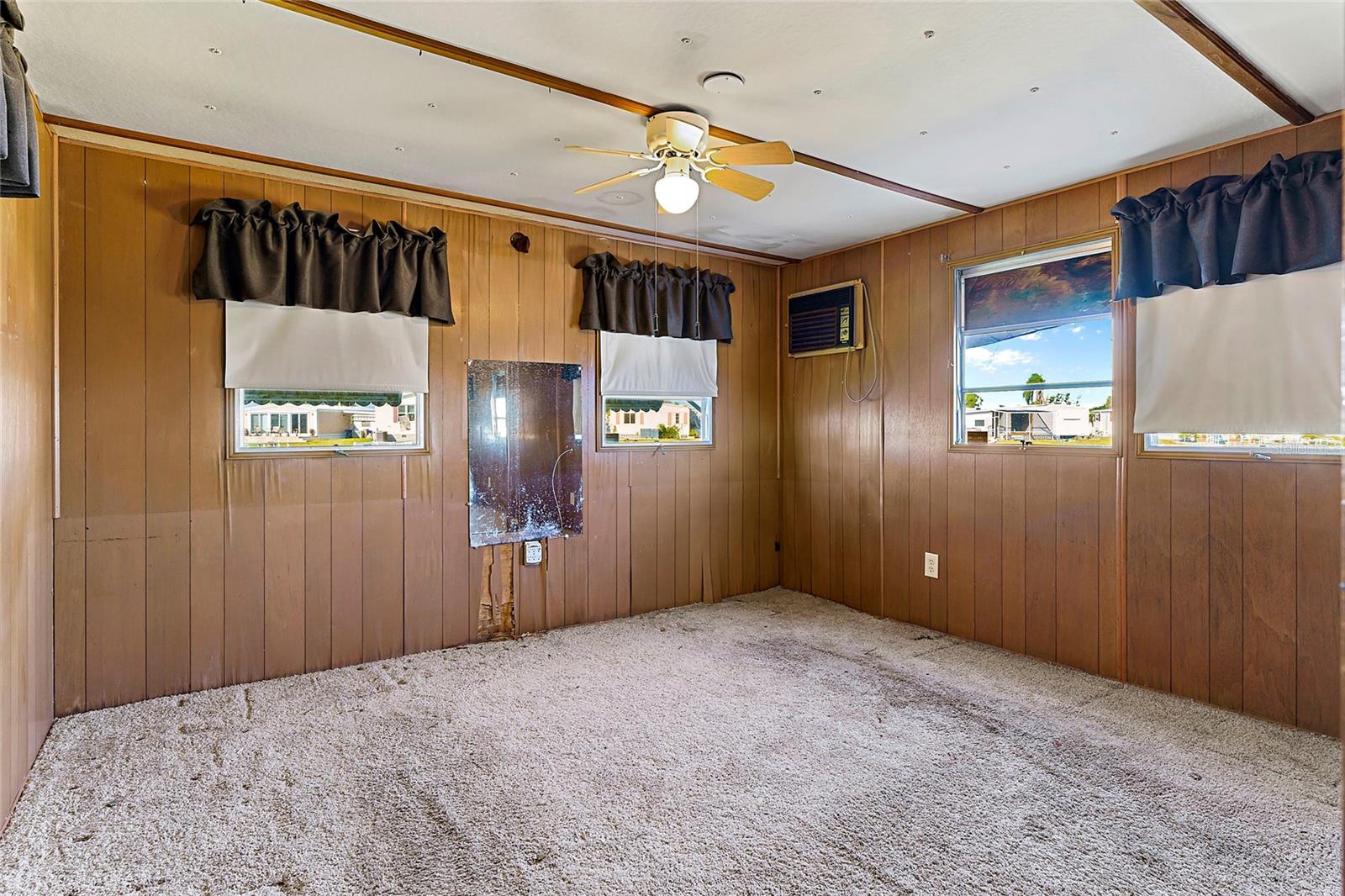 TRAILER ACRES - Residential