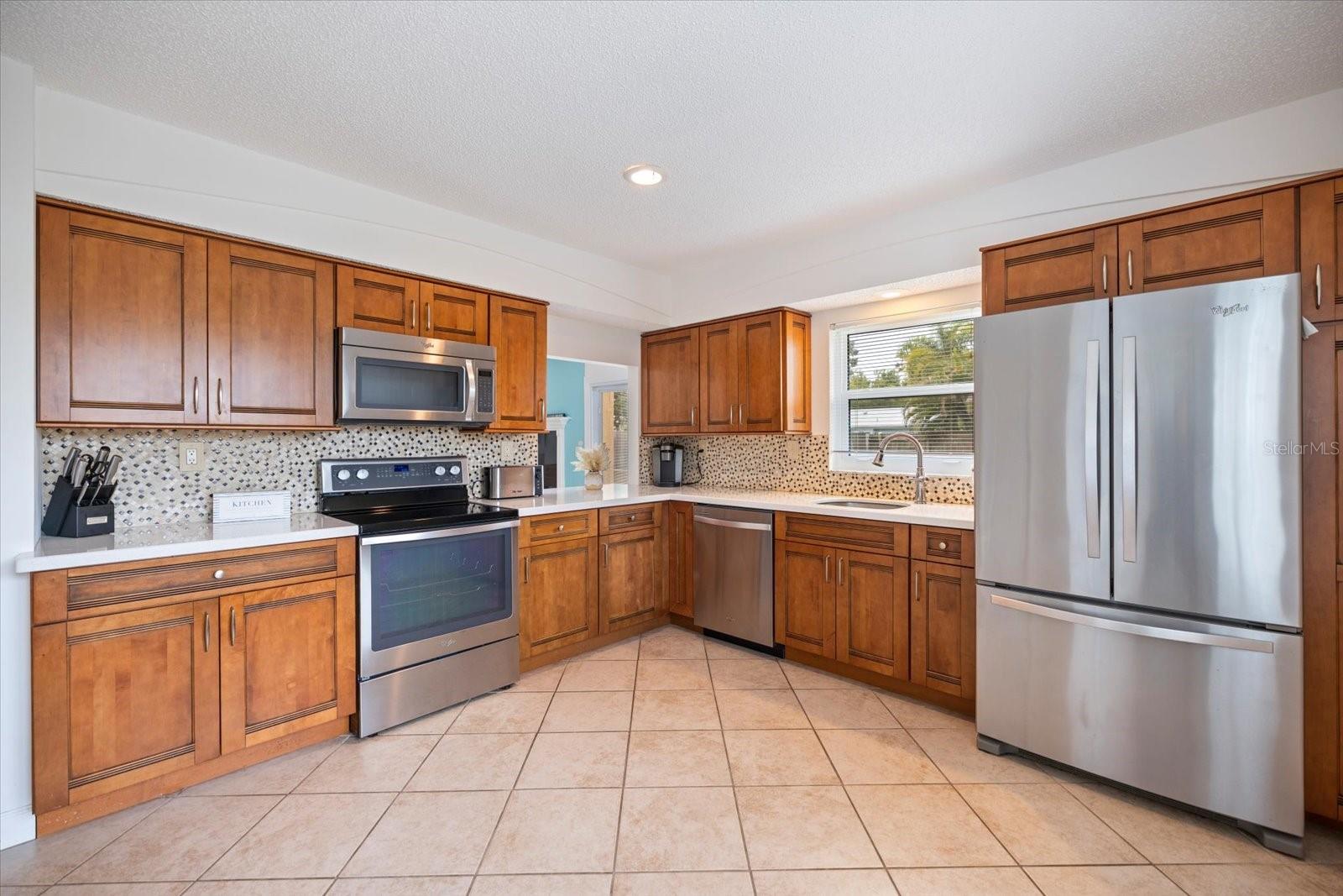 818 PLUM TREE LANE