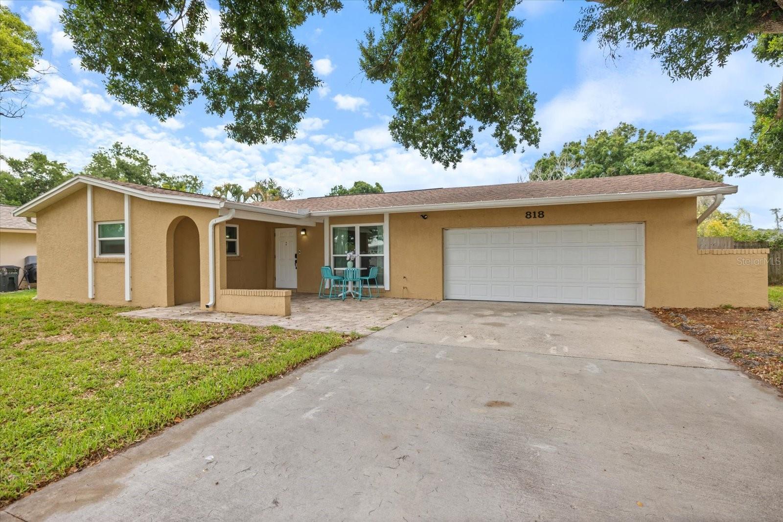 818 PLUM TREE LANE