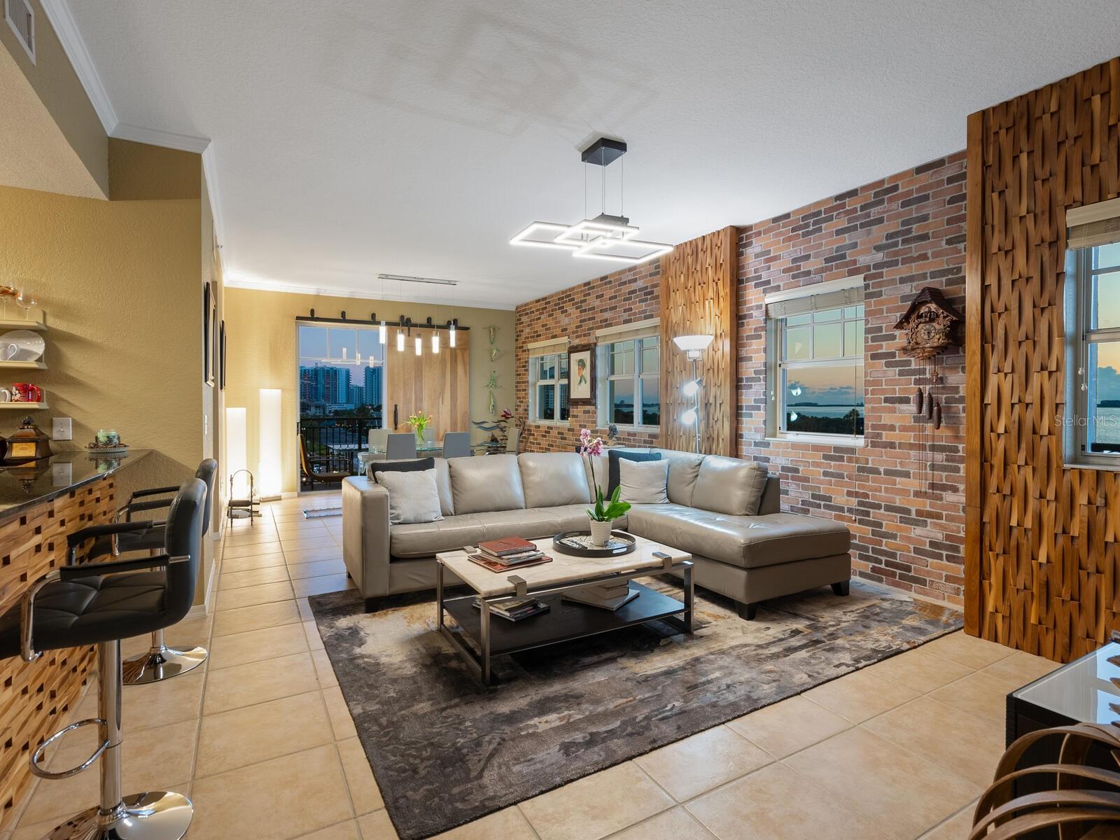 BROADWAY PROMENADE - Residential