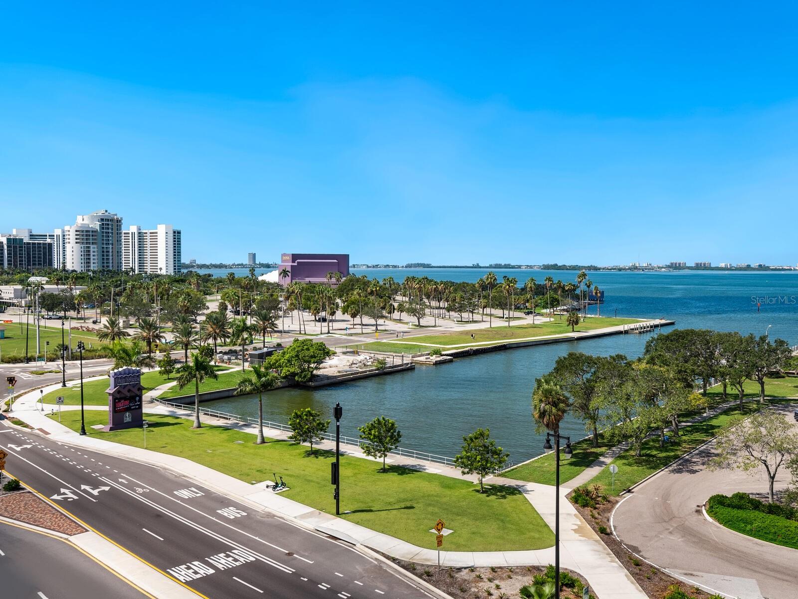 BROADWAY PROMENADE - Residential