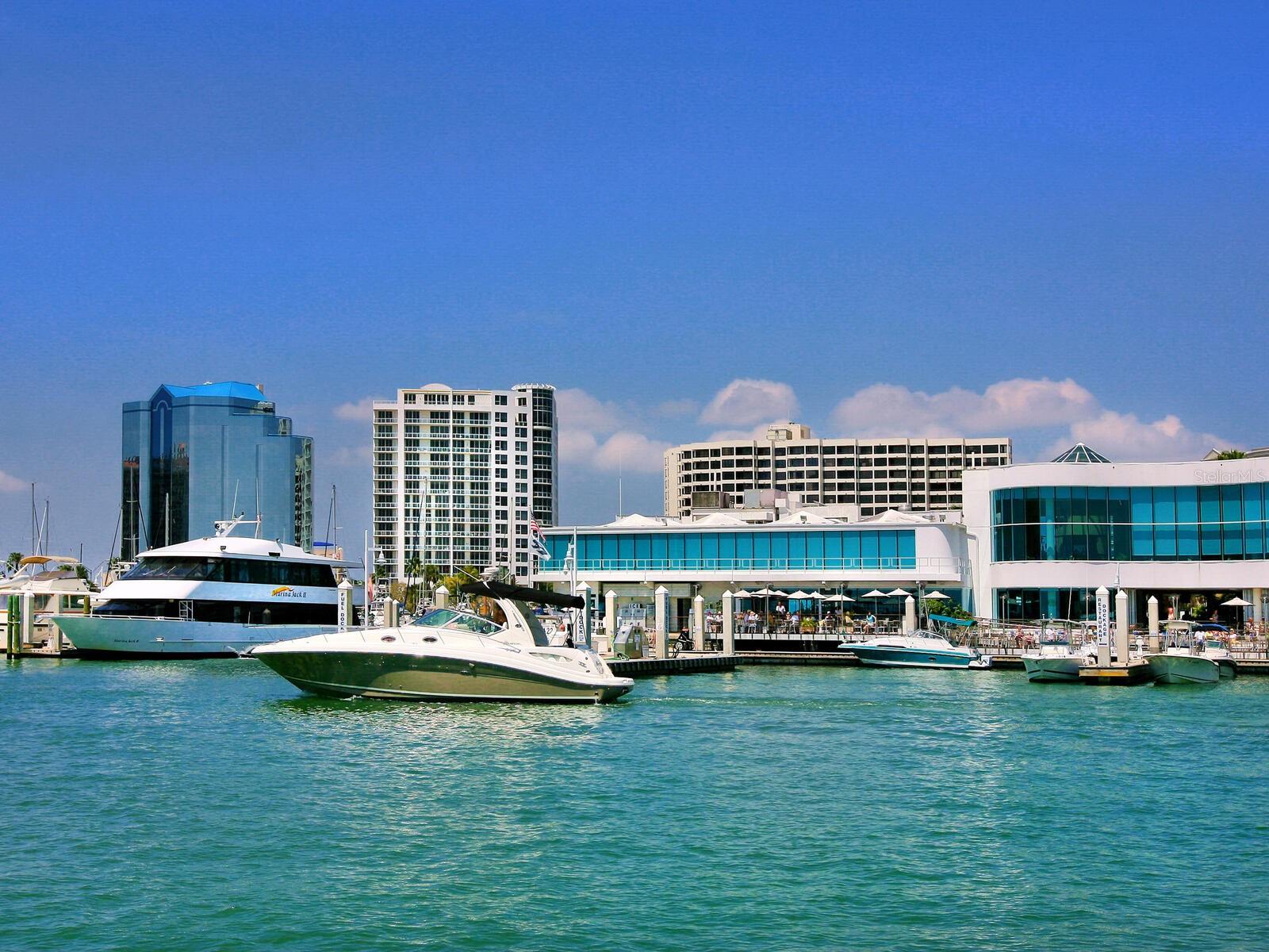 BROADWAY PROMENADE - Residential