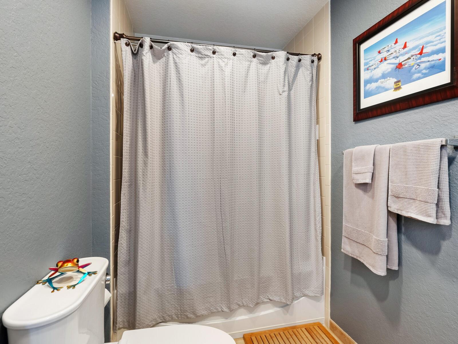 BROADWAY PROMENADE - Residential