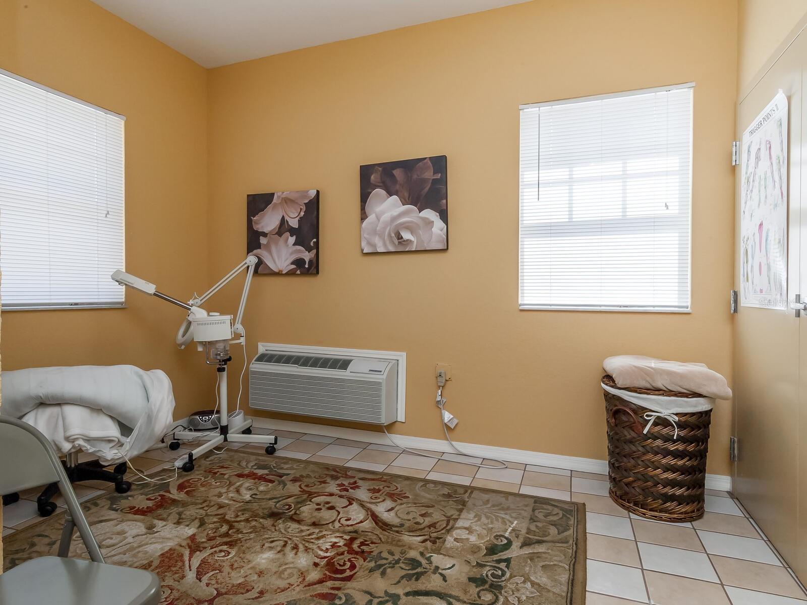 BROADWAY PROMENADE - Residential