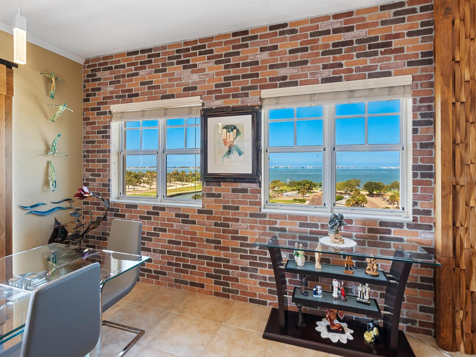 BROADWAY PROMENADE - Residential