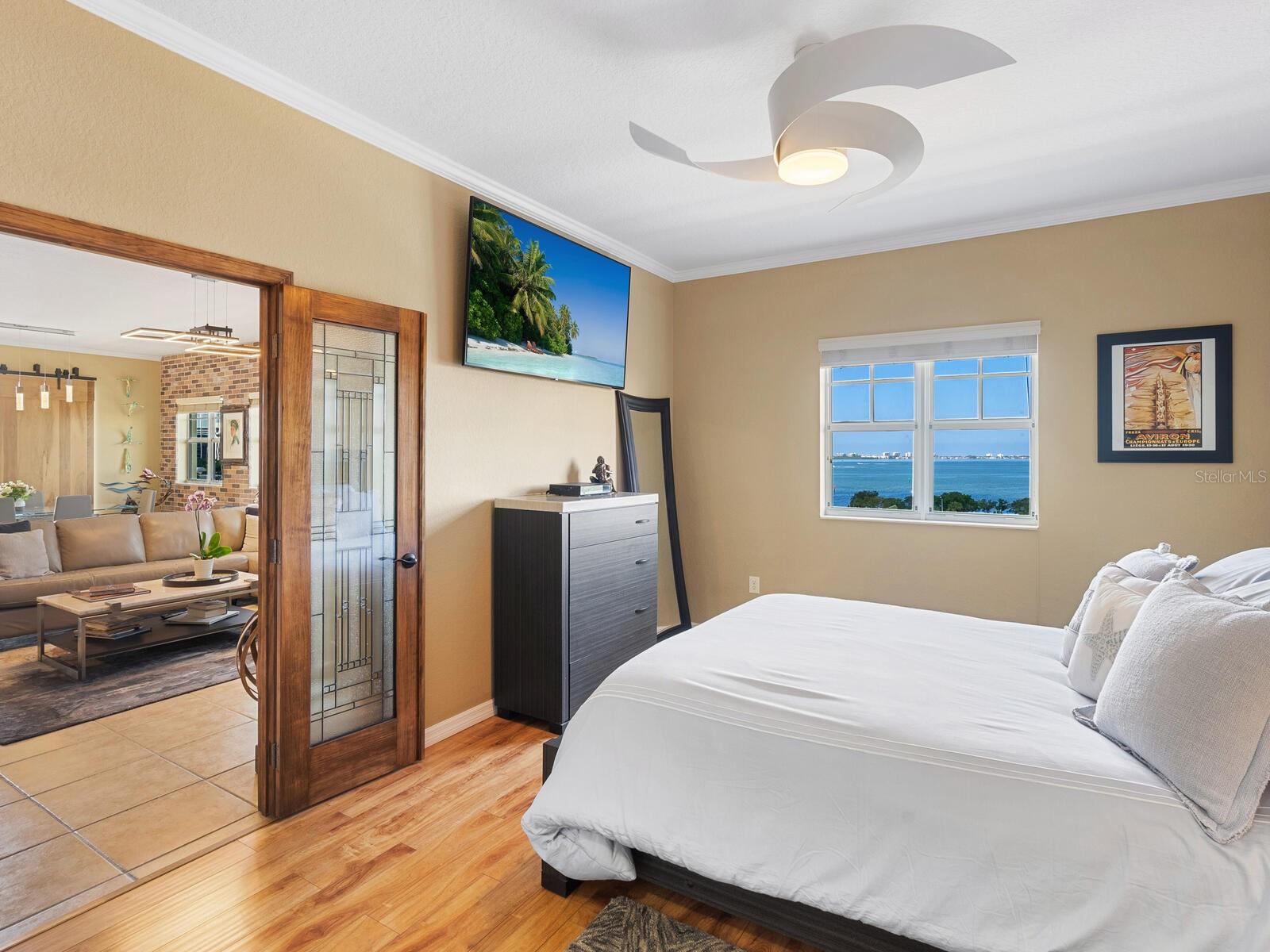 BROADWAY PROMENADE - Residential