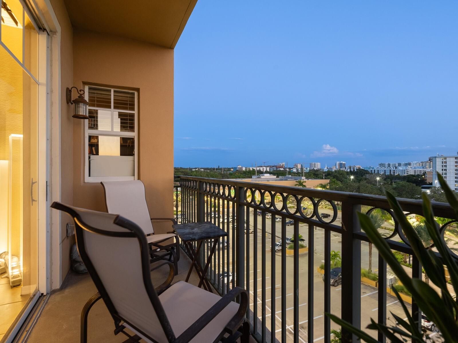 BROADWAY PROMENADE - Residential