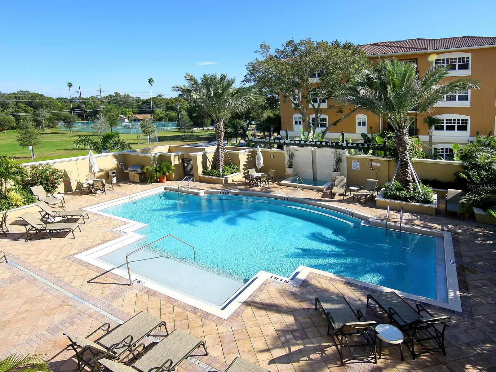 BROADWAY PROMENADE - Residential