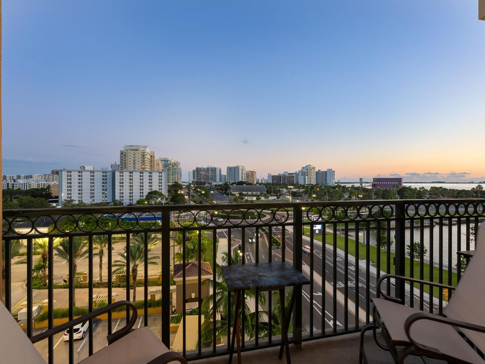 BROADWAY PROMENADE - Residential