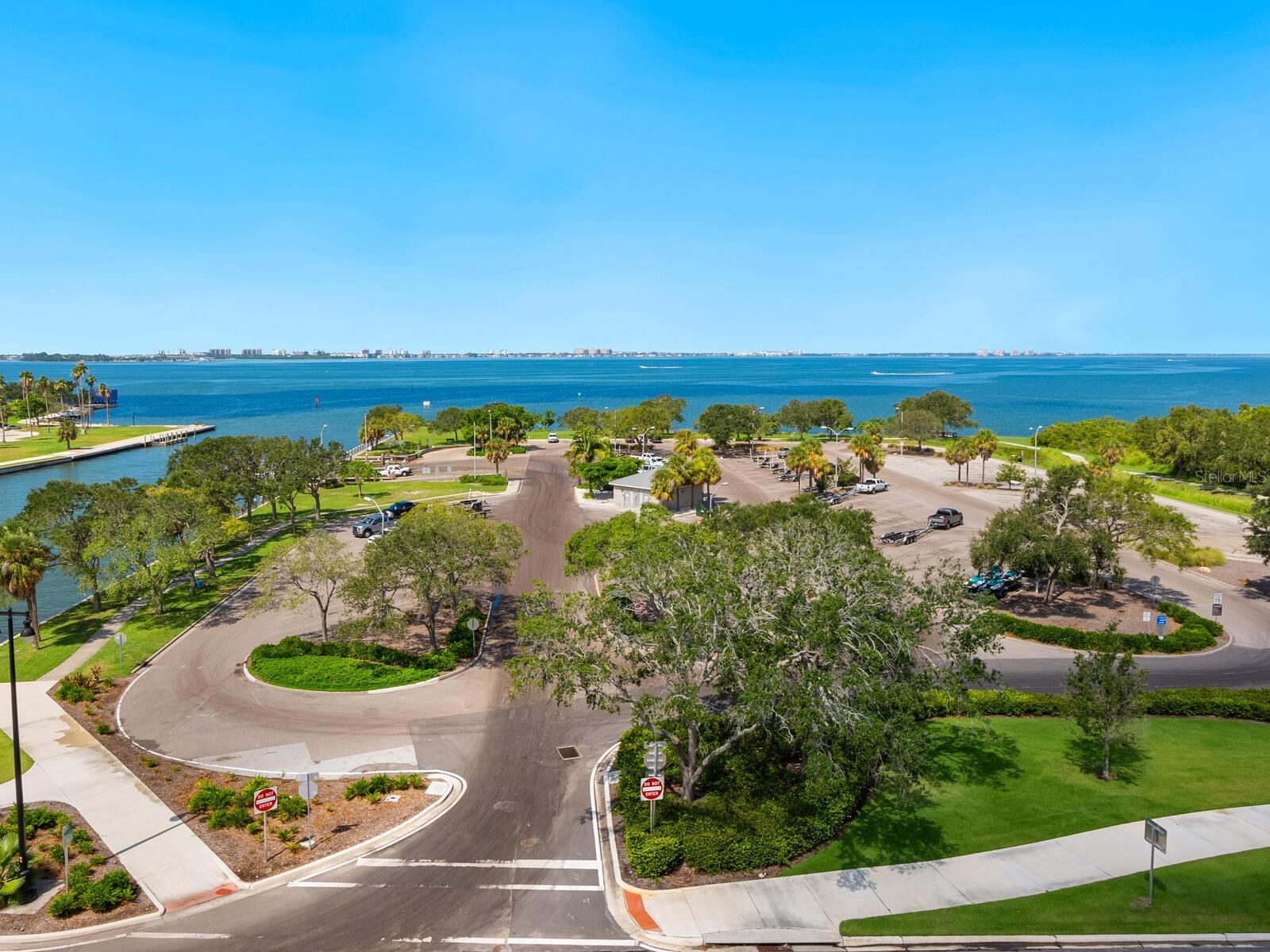 BROADWAY PROMENADE - Residential