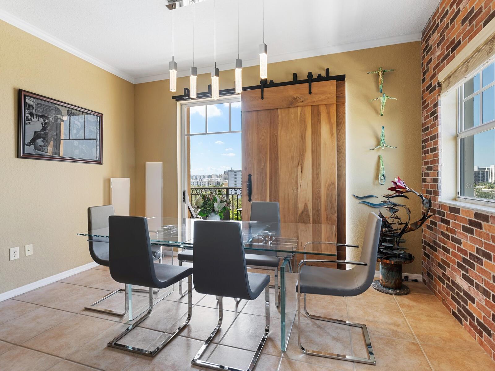 BROADWAY PROMENADE - Residential