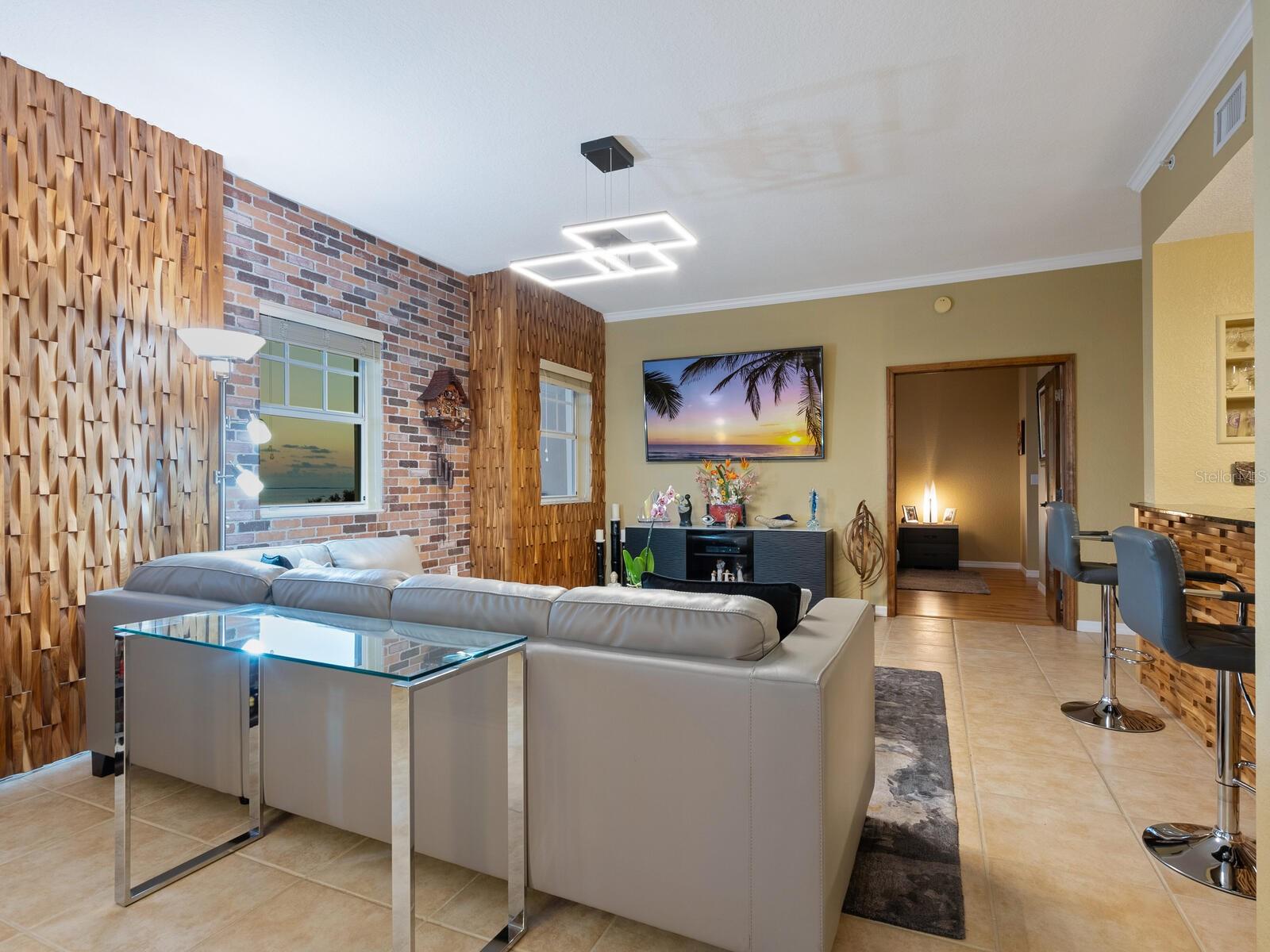 BROADWAY PROMENADE - Residential